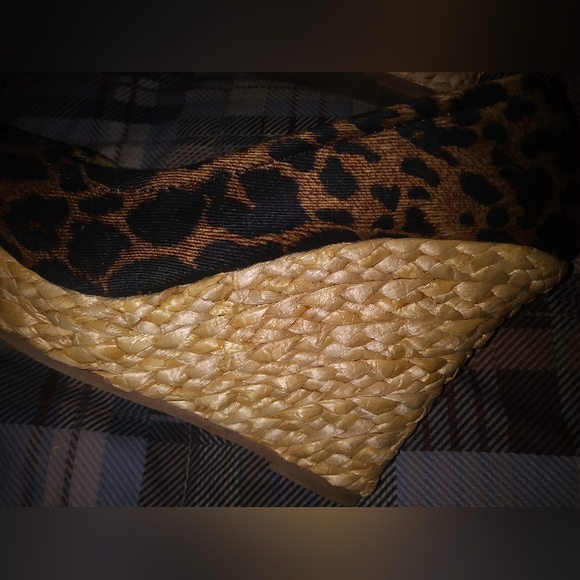 🖤🐆Express Cheetah Wedges🖤 - Picture 3 of 13